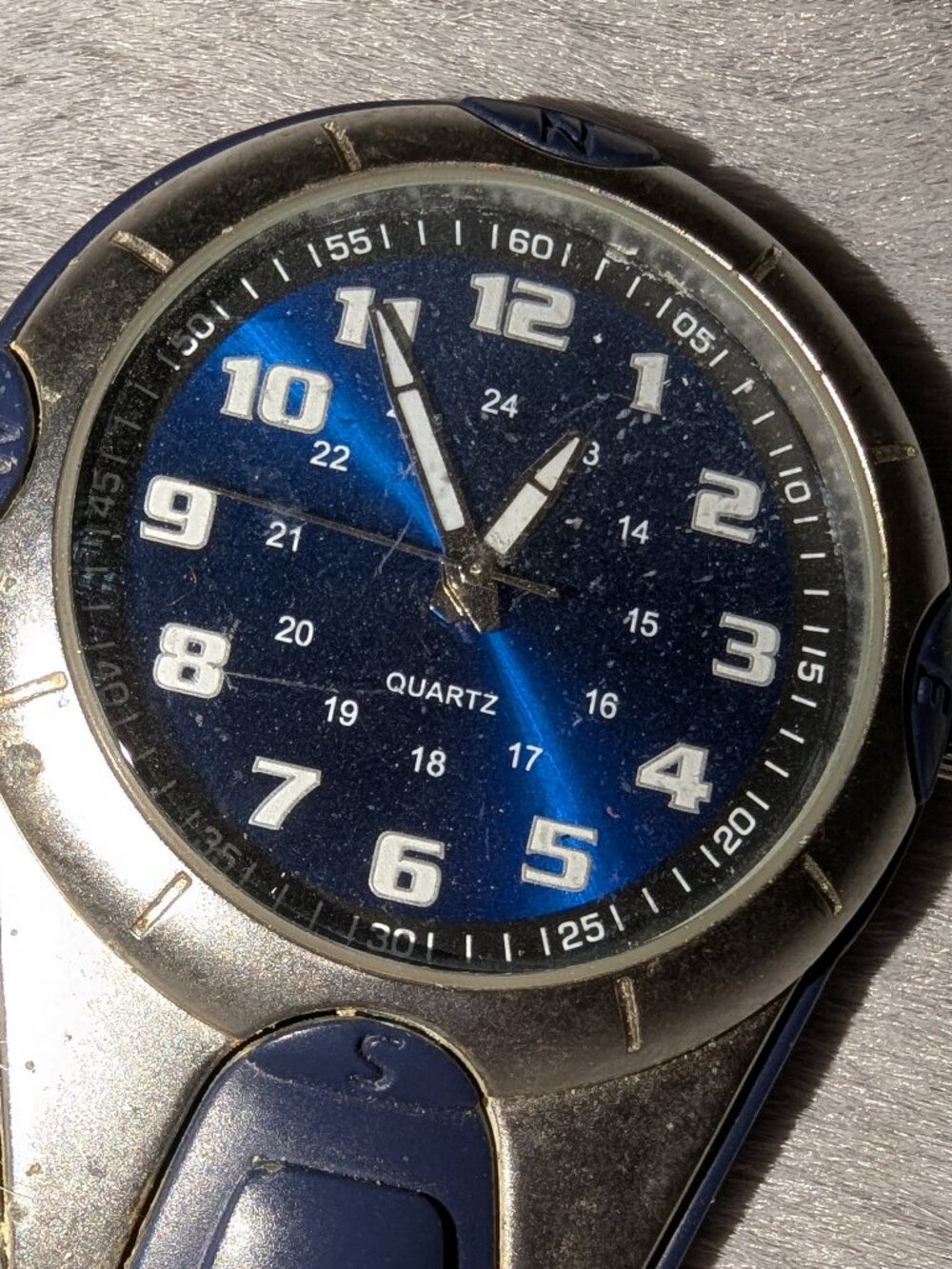 Lot of 3 Watches AS IS SALE - UNTESTED 7667 - Picture 4 of 5
